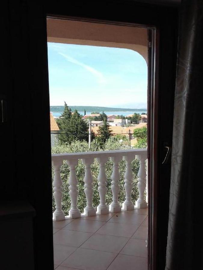 Apartments Smilje I Maslina Gornji Karin Exteriör bild