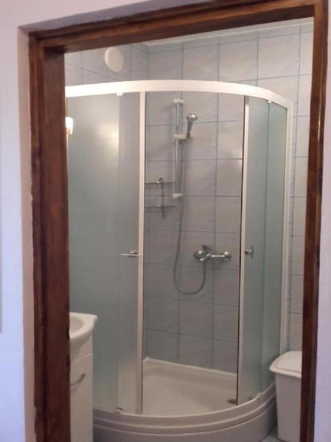 Apartments Smilje I Maslina Gornji Karin Exteriör bild