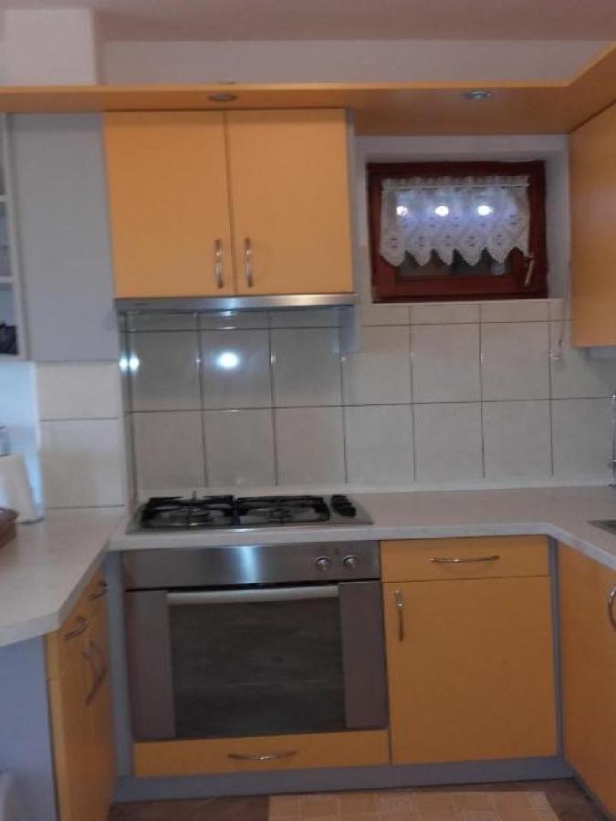 Apartments Smilje I Maslina Gornji Karin Exteriör bild